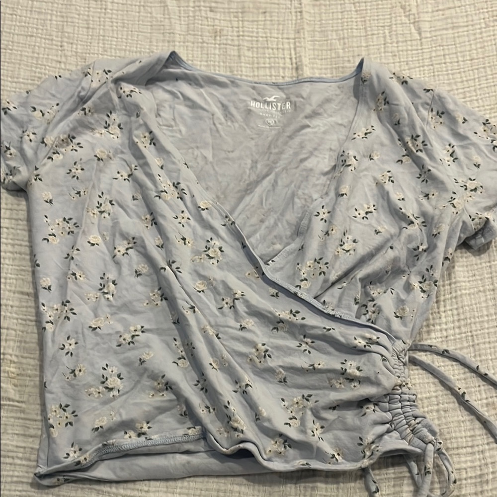 Hollister Women's Blue Floral Wrap Top